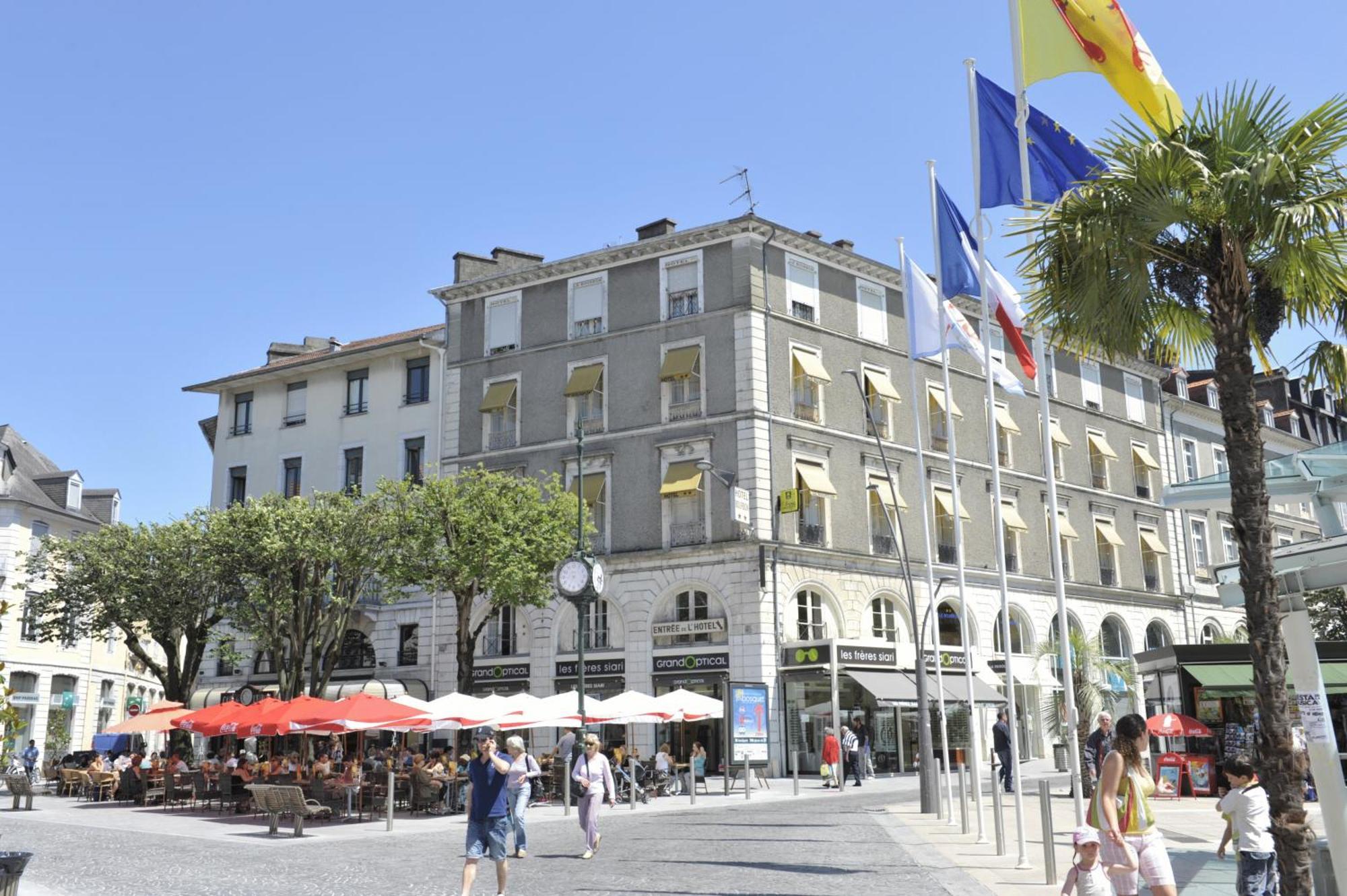 Hotel Le Bourbon Pau Centre Ngoại thất bức ảnh