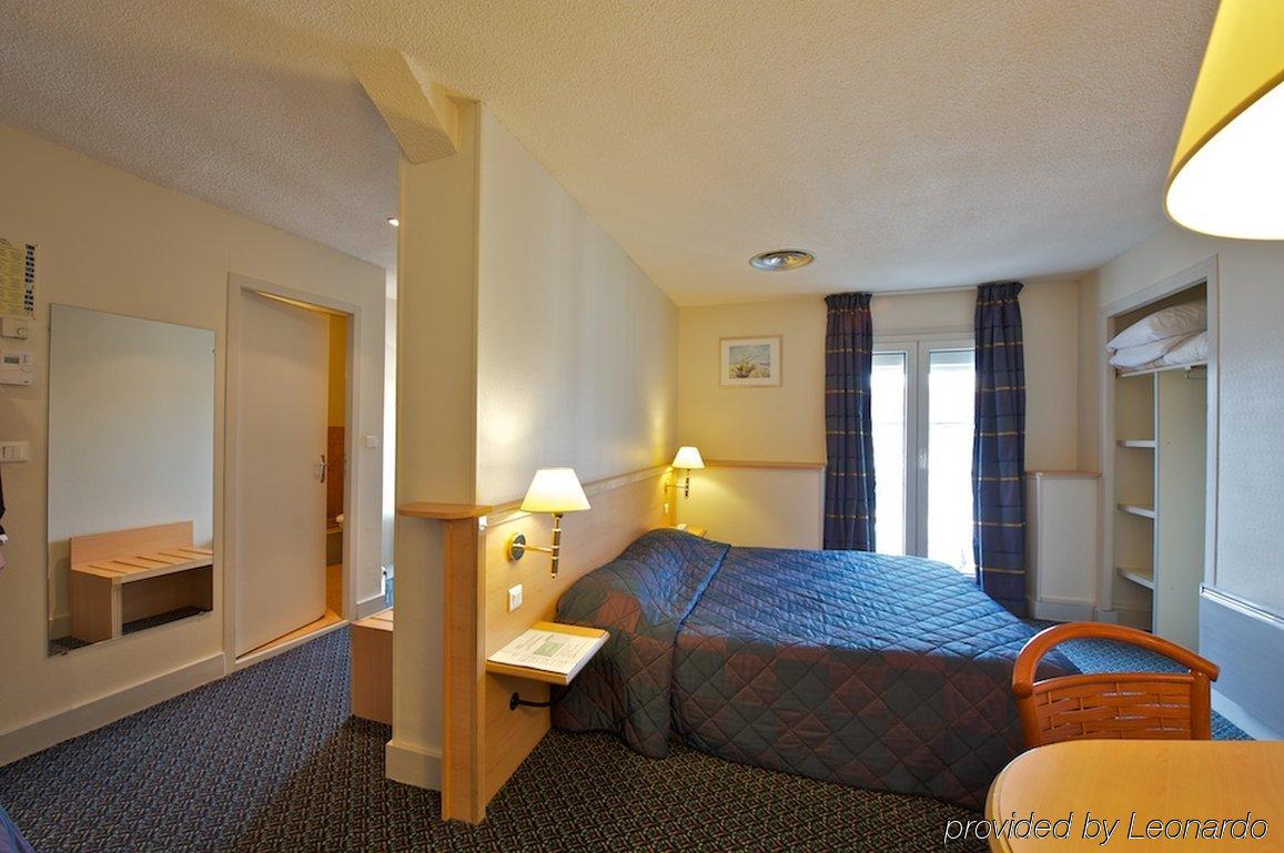 Hotel Le Bourbon Pau Centre Ngoại thất bức ảnh