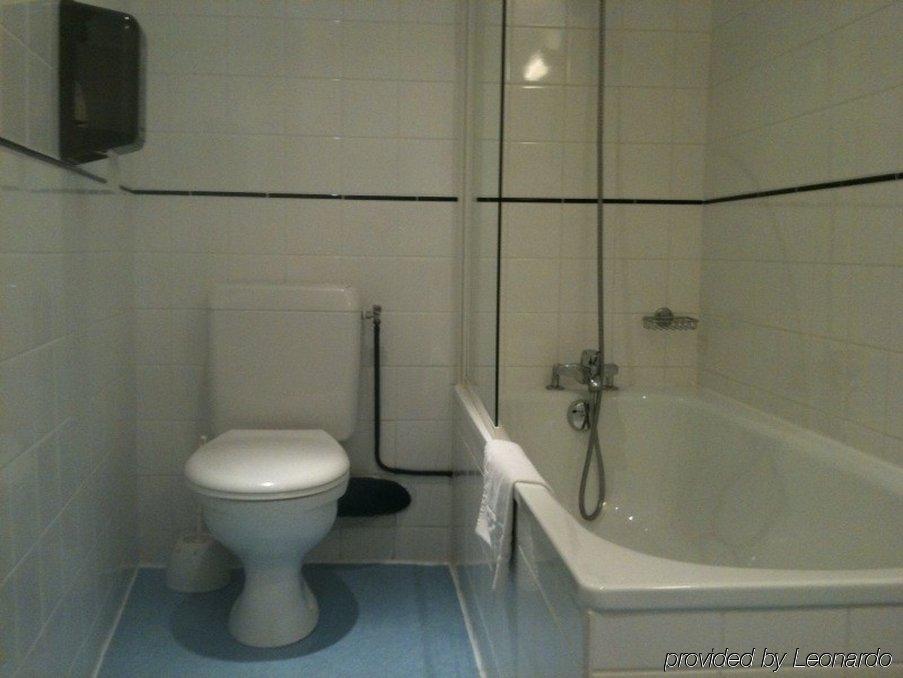 Hotel Le Bourbon Pau Centre Ngoại thất bức ảnh