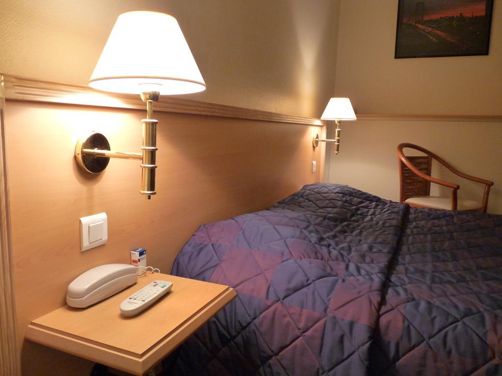 Hotel Le Bourbon Pau Centre Ngoại thất bức ảnh