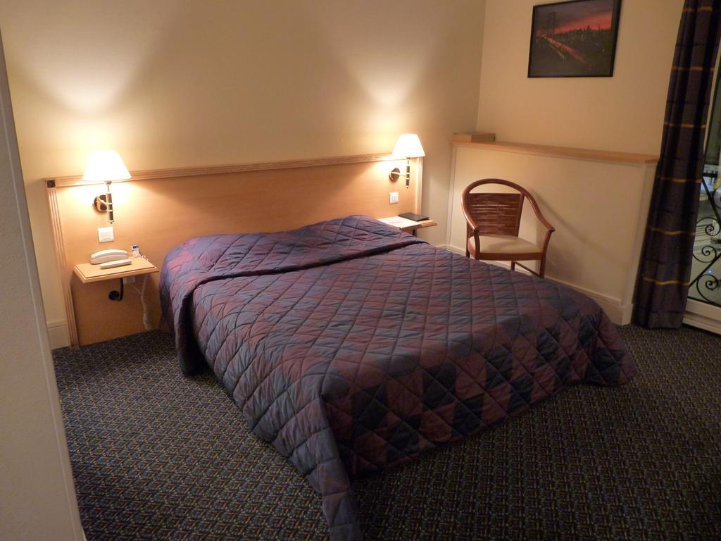 Hotel Le Bourbon Pau Centre Ngoại thất bức ảnh