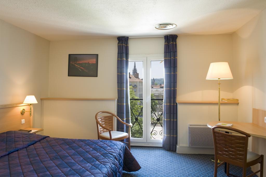 Hotel Le Bourbon Pau Centre Ngoại thất bức ảnh